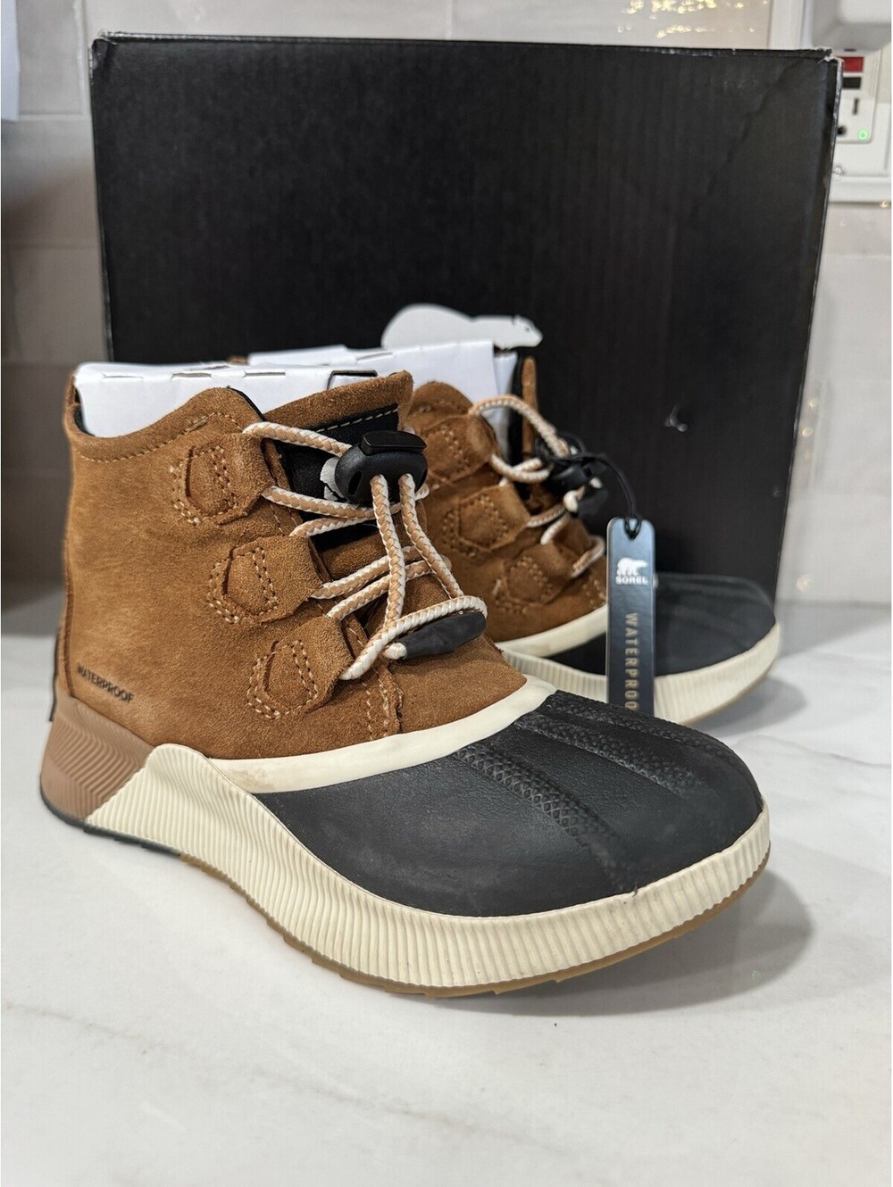 Sorel Out N About 4 Boots Taffy Brown Black White Size 3 Kids Waterproof Boots